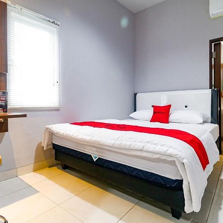 Reddoorz Near Kebon Jeruk Джакарта Екстериор снимка
