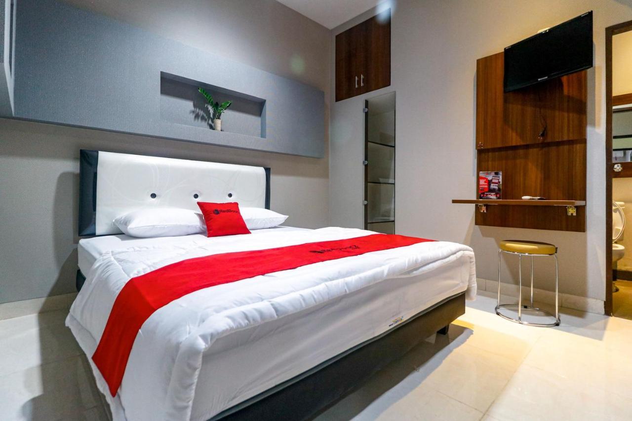 Reddoorz Near Kebon Jeruk Джакарта Екстериор снимка