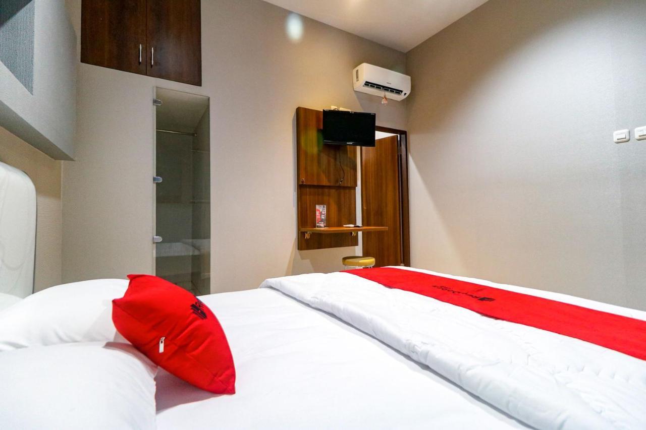 Reddoorz Near Kebon Jeruk Джакарта Екстериор снимка