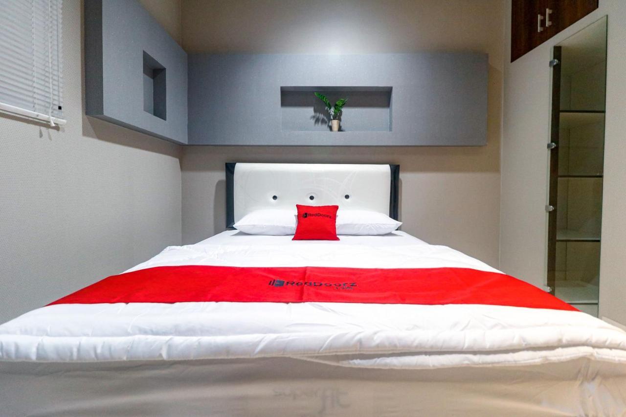 Reddoorz Near Kebon Jeruk Джакарта Екстериор снимка