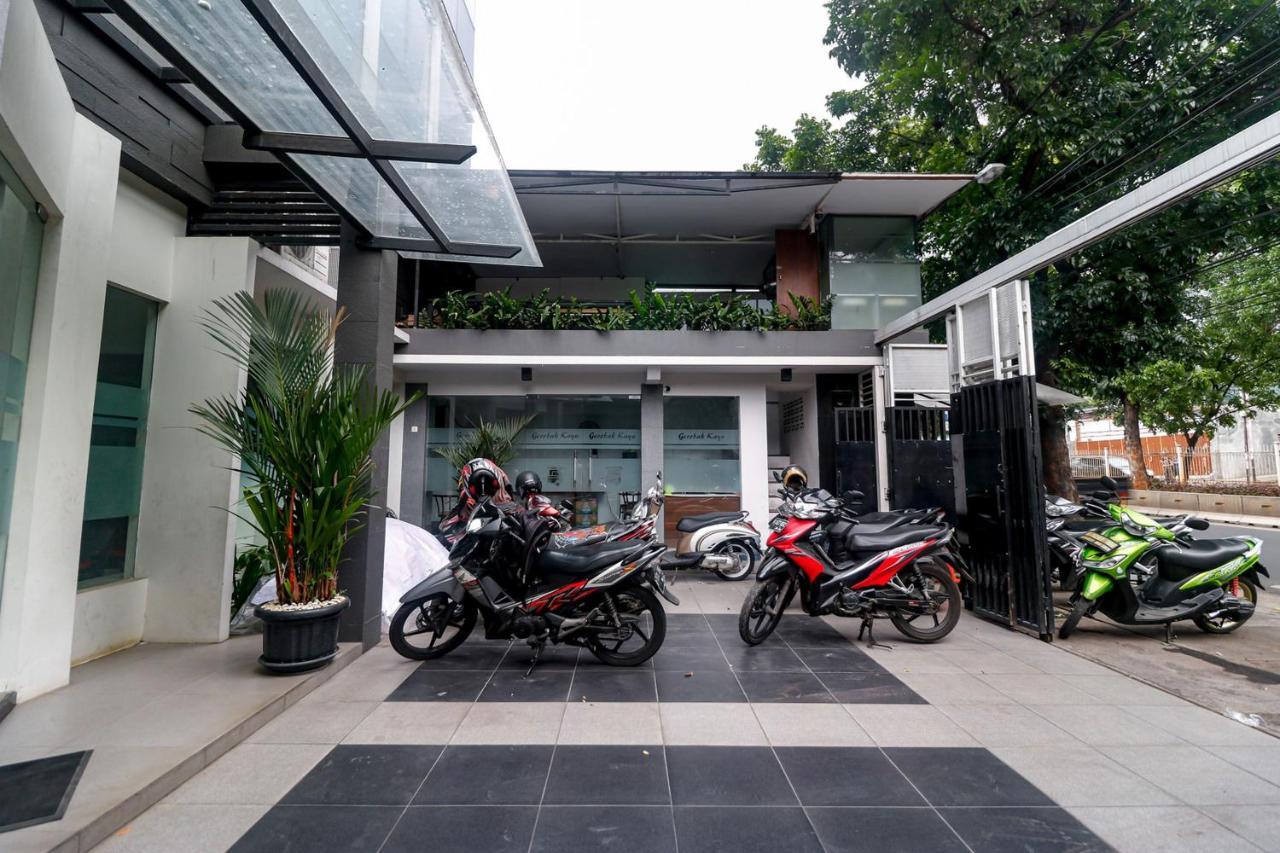 Reddoorz Near Kebon Jeruk Джакарта Екстериор снимка