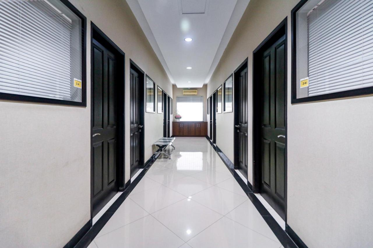 Reddoorz Near Kebon Jeruk Джакарта Екстериор снимка