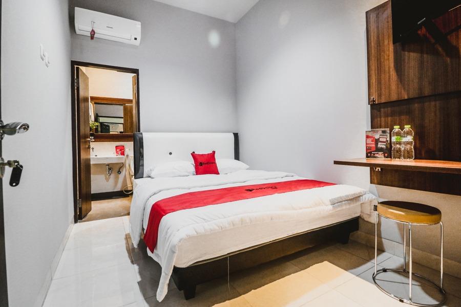 Reddoorz Near Kebon Jeruk Джакарта Екстериор снимка
